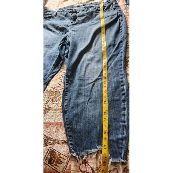 Torrid Girlfriend Jeans Womens Blue Denim Pants High Rise Pockets Size 28T - Picture 6 of 10